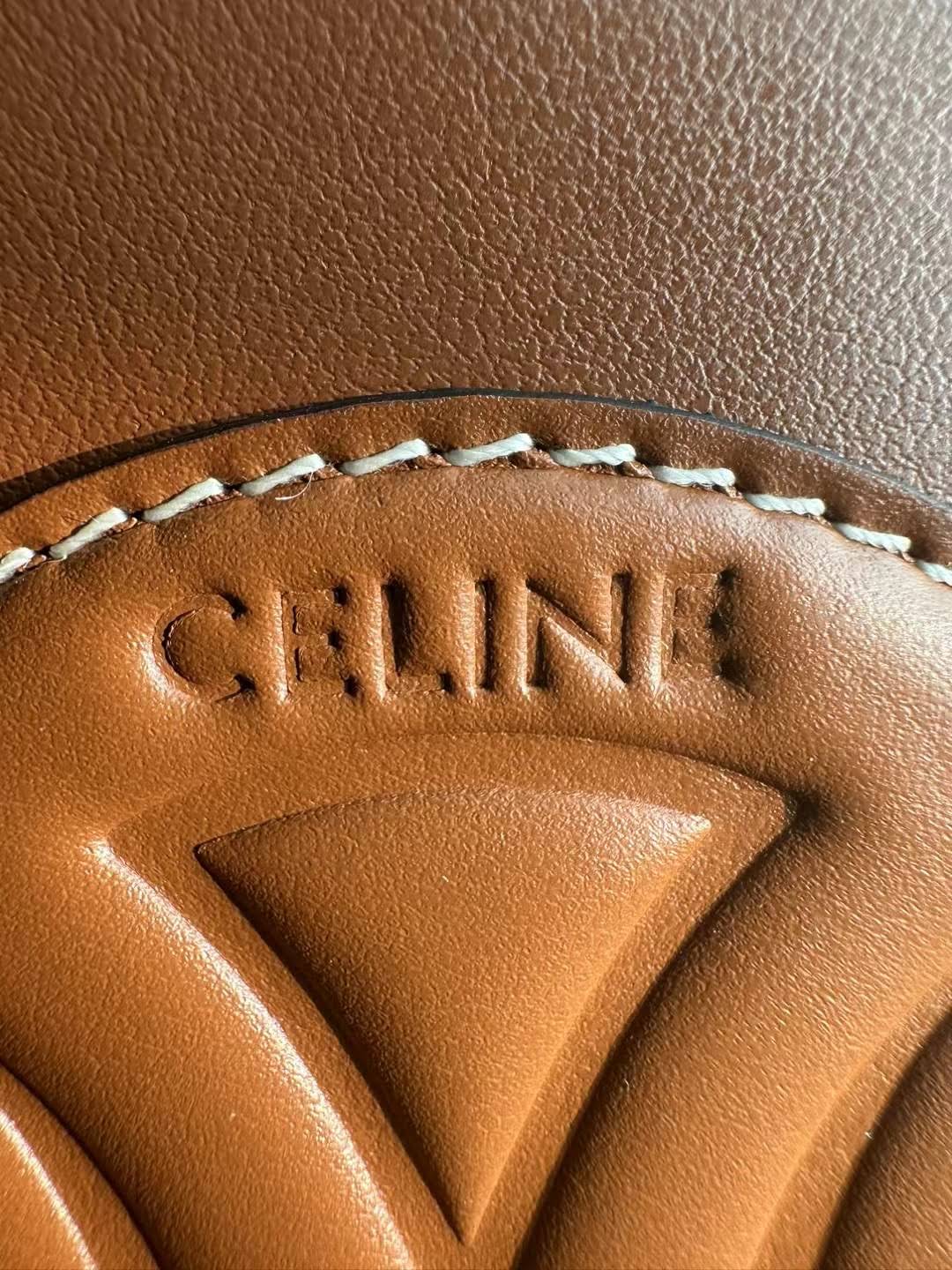 CELINE SMALL BUCKET CUIR TRIOMPHE IN SMOOTH CALFSKIN