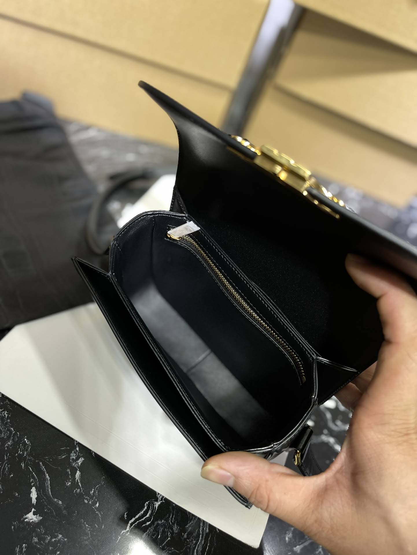 CELINE TEEN TRIOMPHE BAG IN SHINY CALFSKIN /BLACK