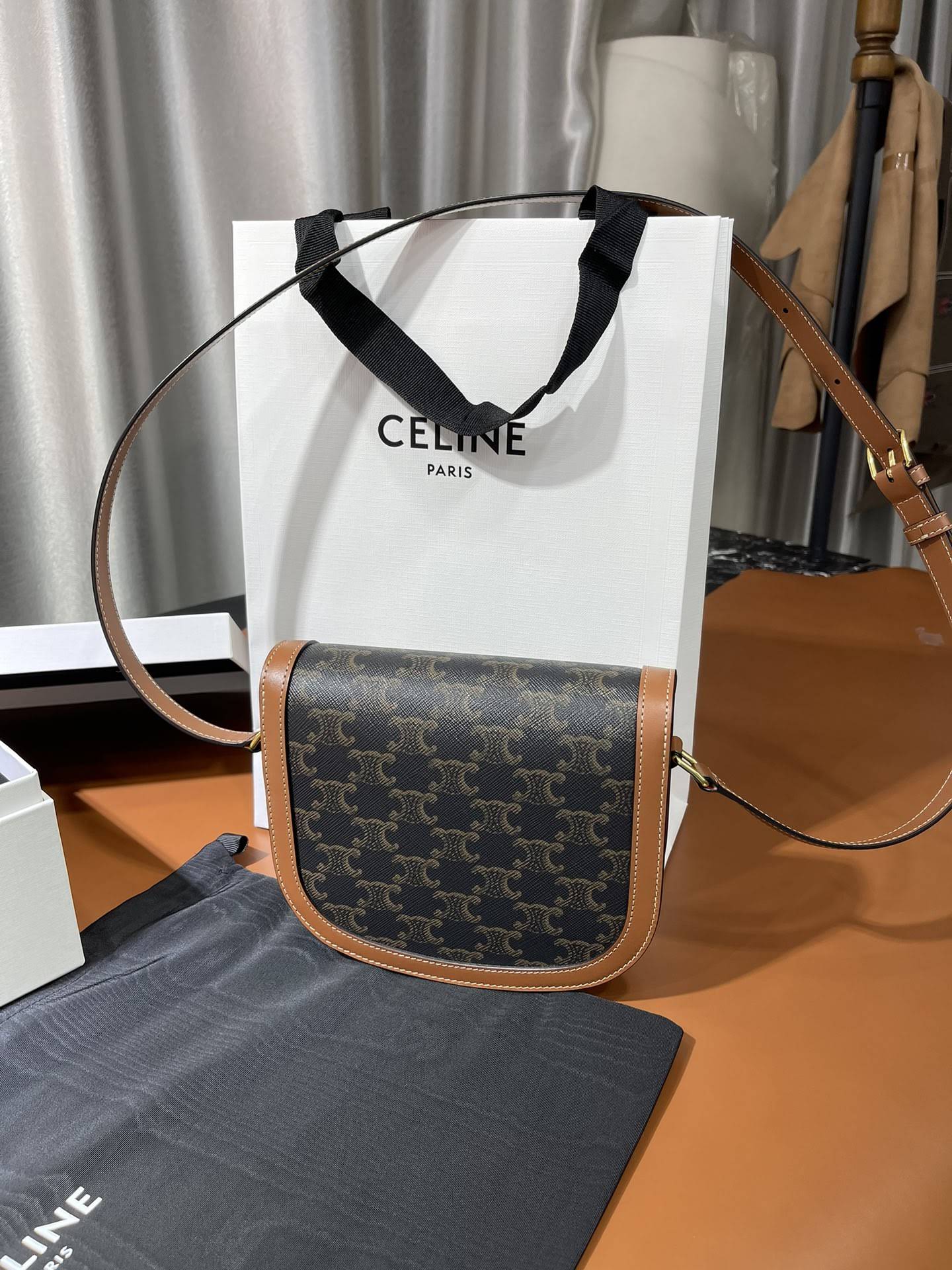 CELINE BESACE CLEA IN TRIOMPHE CANVAS AND CALFSKIN