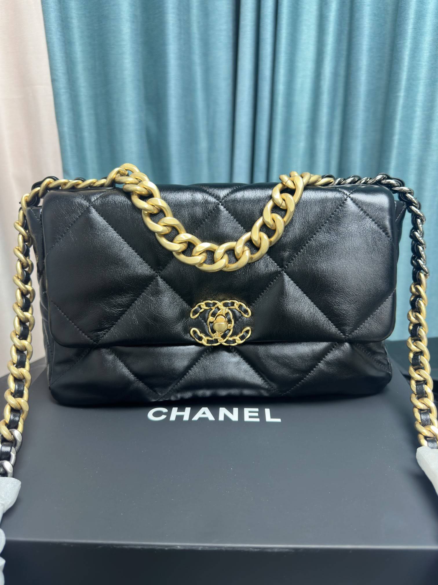 CHANEL 19 Large Handbag