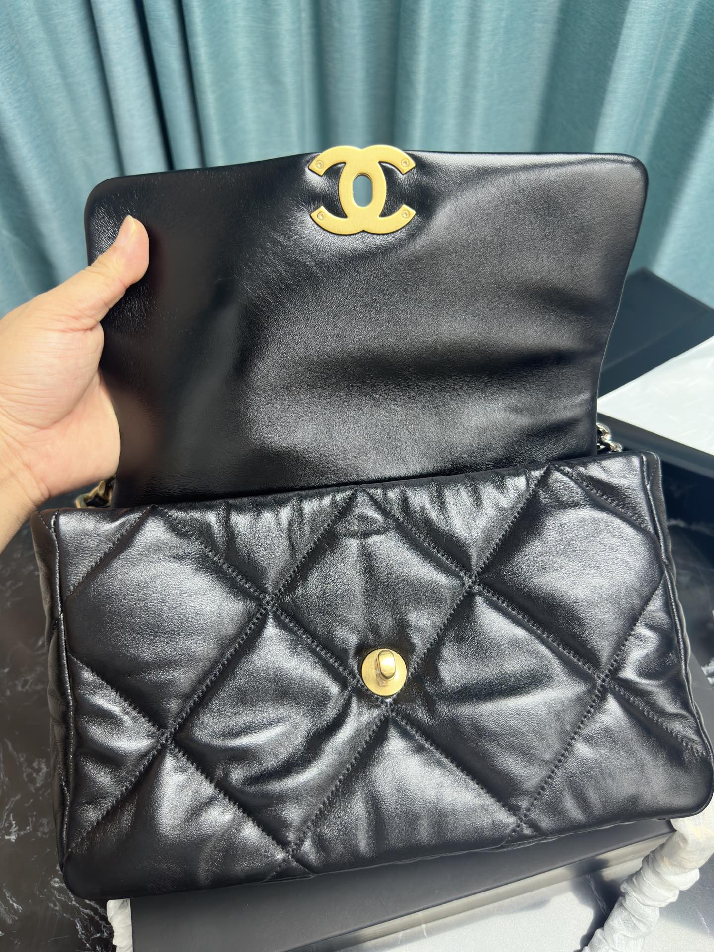 CHANEL 19 Large Handbag