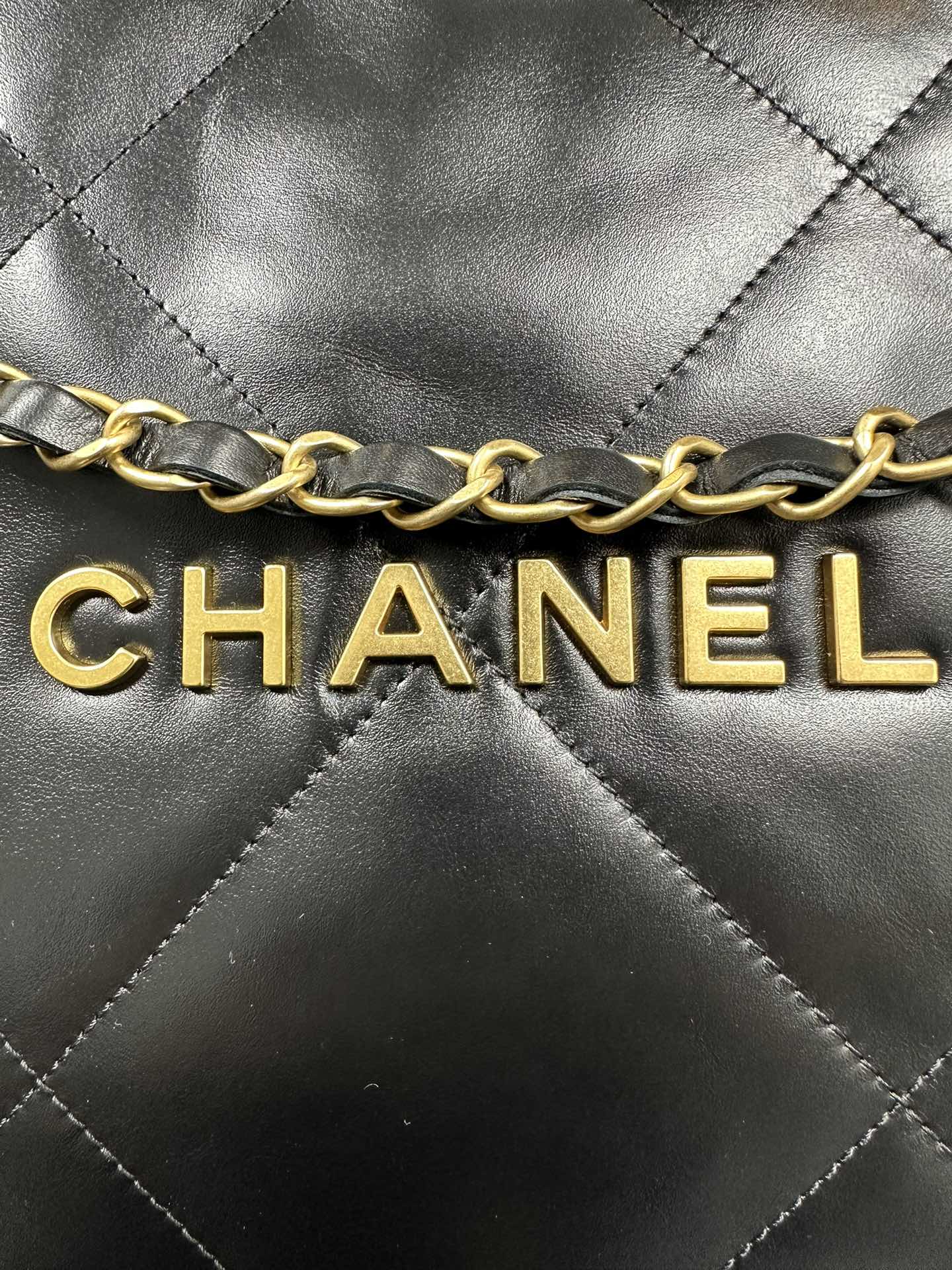 CHANEL 22 Small Handbag