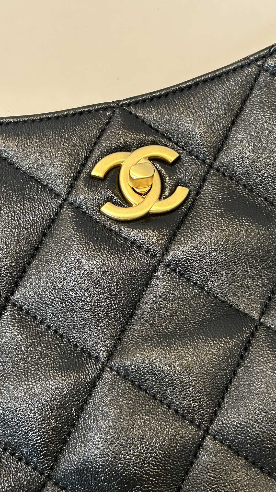 CHANEL 24P New Hobo Bag in Lambskin AS4736 Black Maxi