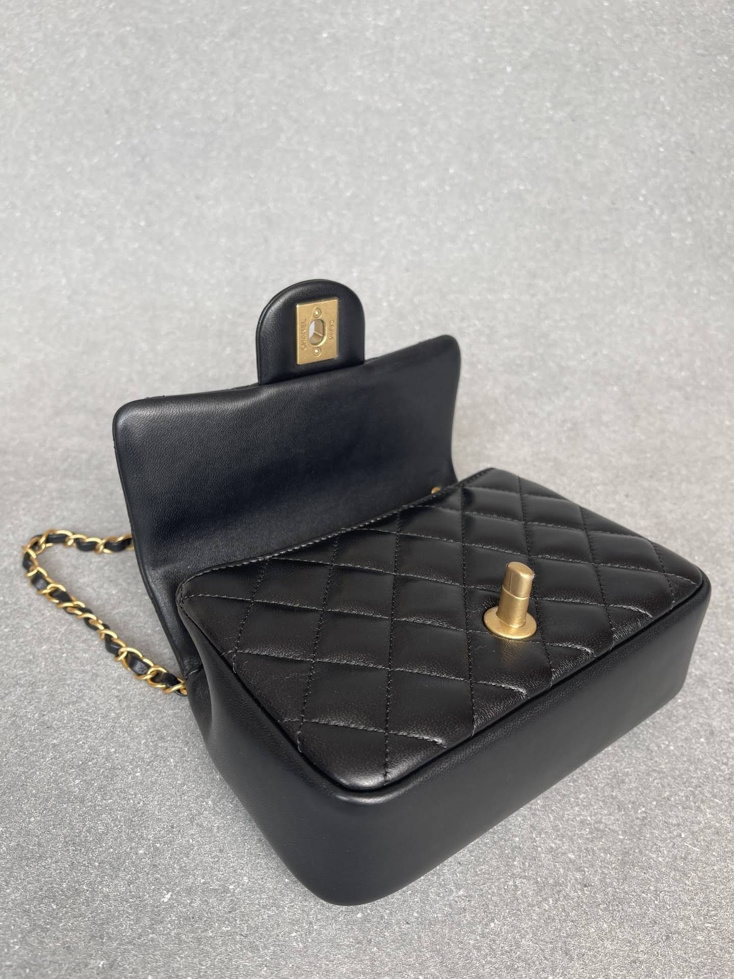 CHANEL 24P Seasonal Mini Flap Bag with Pearl Top Handle Chain AS4385 Black