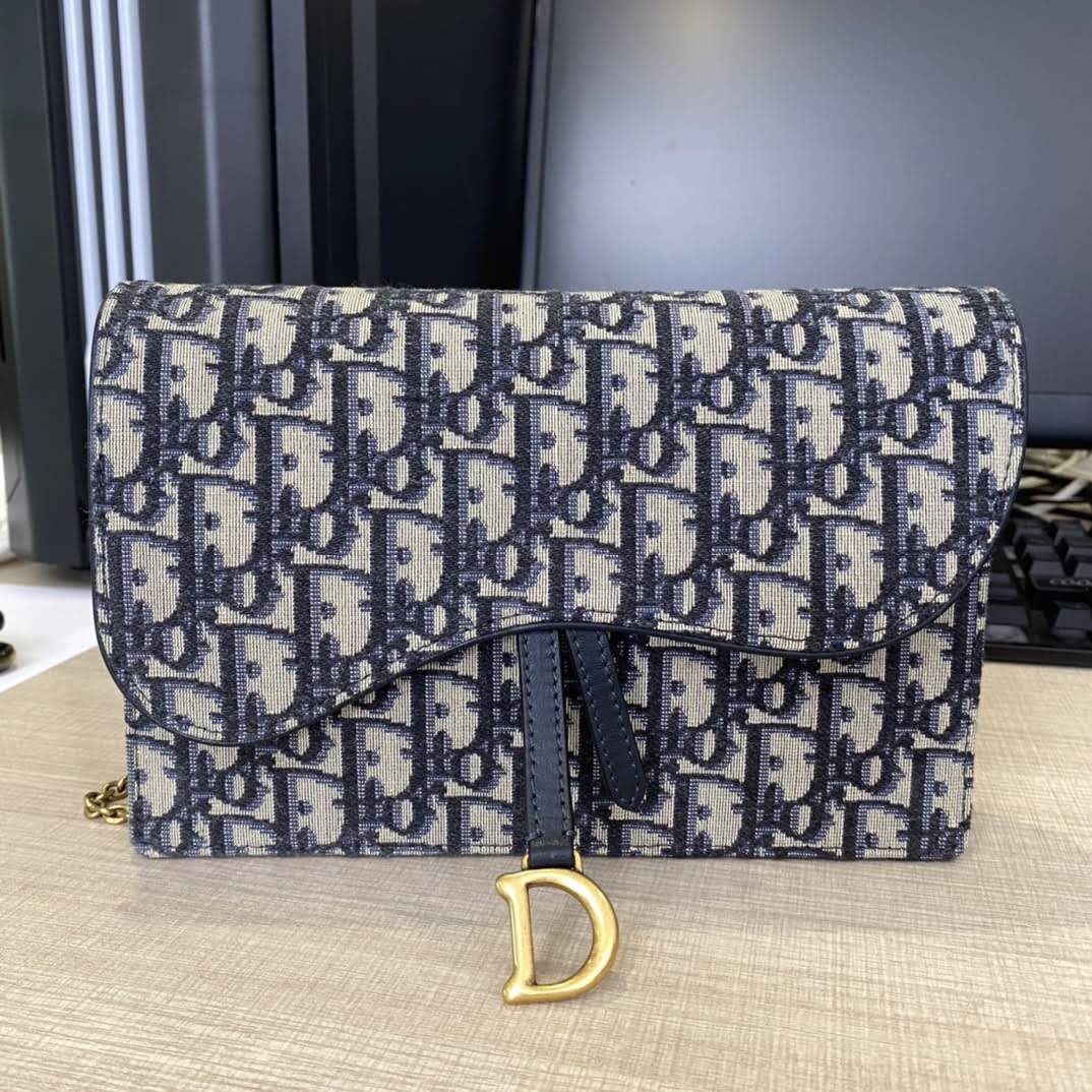 CHRISTIAN DIOR Medium Saddle Pouch with Chain