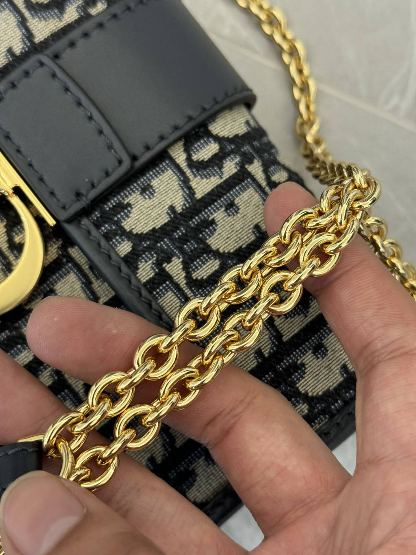 CHRISTIAN DIOR 30 Montaigne East-West Bag with Chain