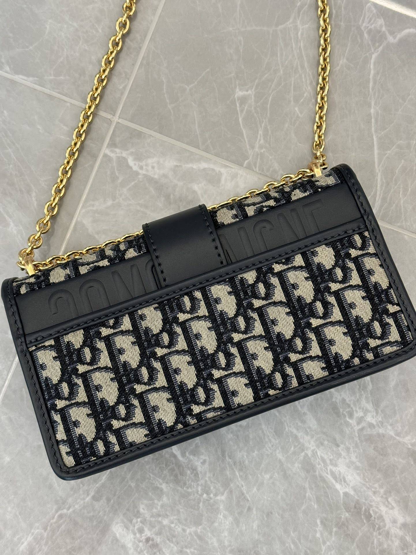 CHRISTIAN DIOR 30 Montaigne East-West Bag with Chain