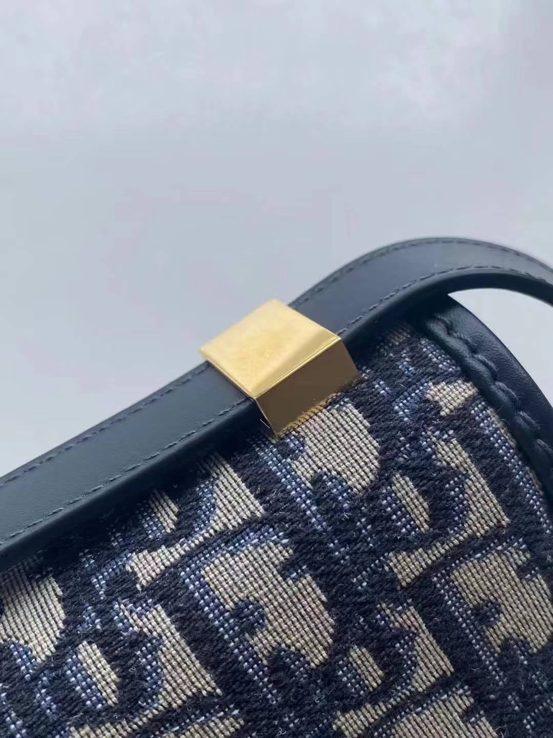 CHRISTIAN DIOR Small 30 Montaigne Bag