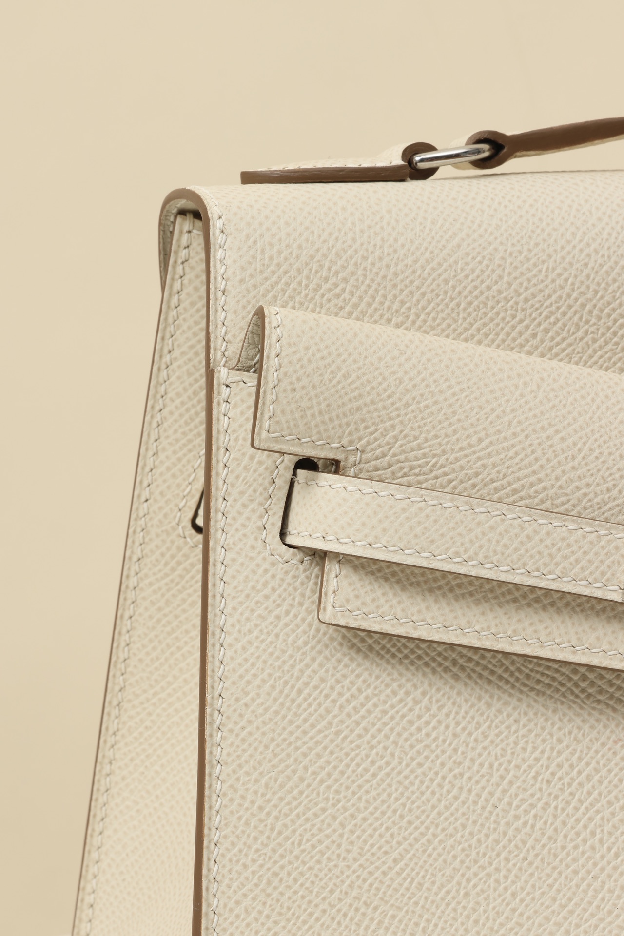 HERMES Kelly En Desordre 20 Handmade Bag/CC10 Milkshake White / Silver Hardware / Epsom Leather