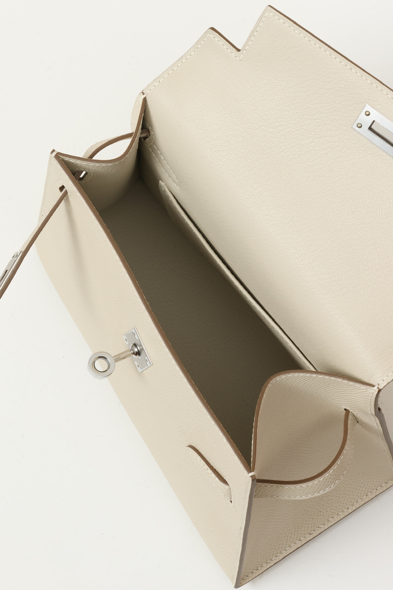 HERMES Kelly En Desordre 20 Handmade Bag/CC10 Milkshake White / Silver Hardware / Epsom Leather