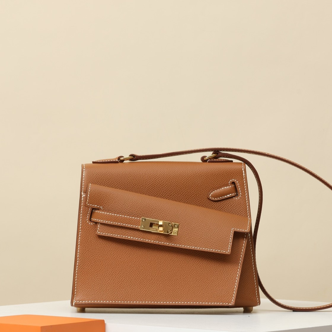 HERMES Kelly En Desordre 20 Handmade Bag/CK37 Gold Brown / Gold Hardware / Epsom Leather