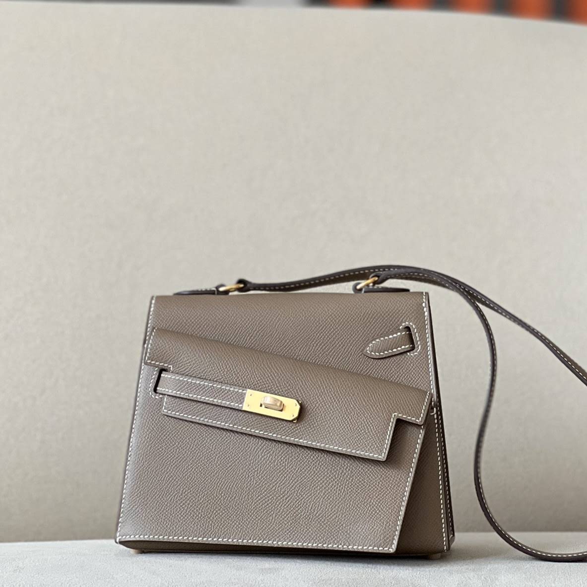 HERMES Kelly En Desordre 20 Handmade Bag/CK18 Elephant Grey / Gold Hardware / Epsom Leather  