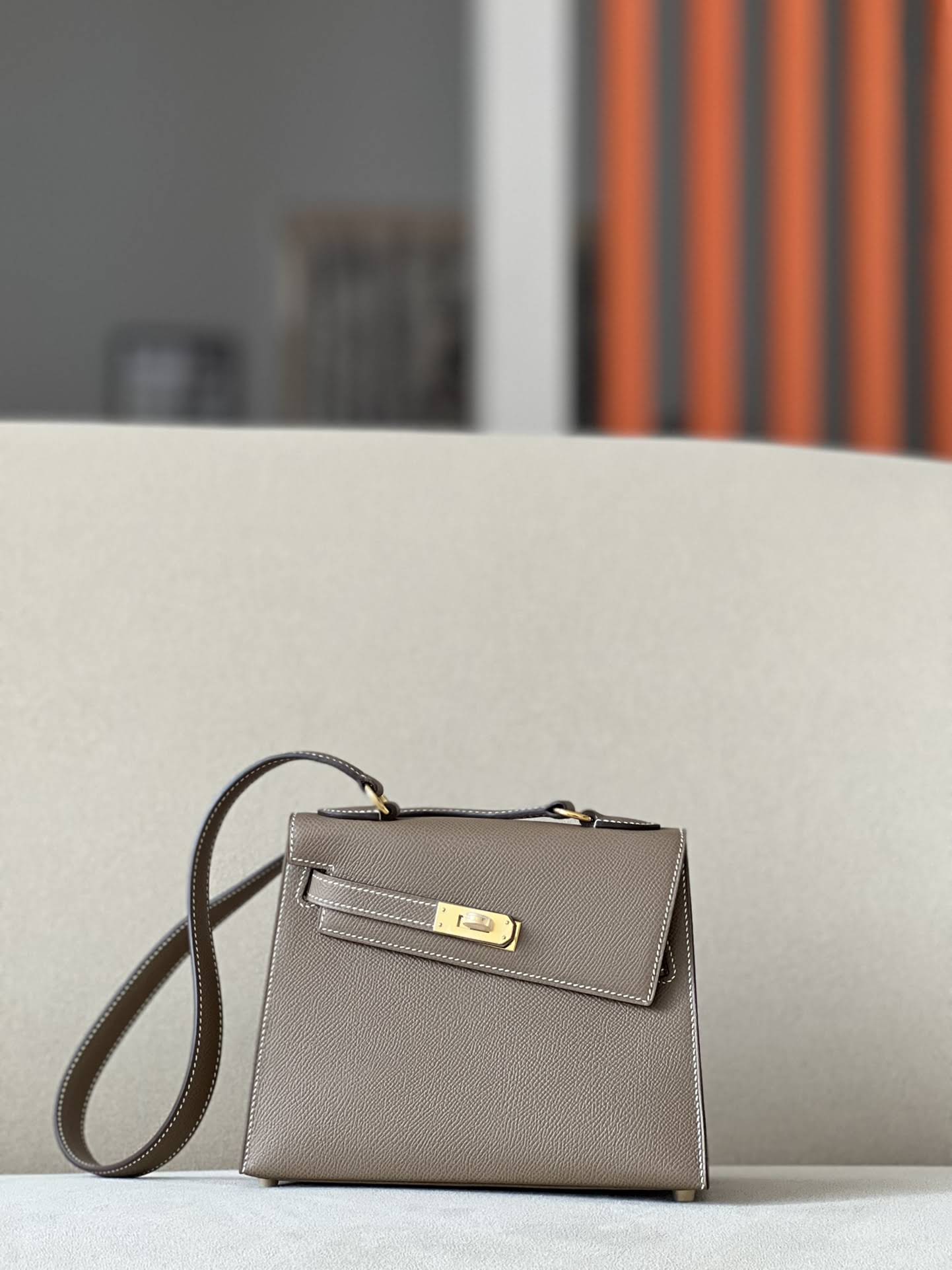 HERMES Kelly En Desordre 20 Handmade Bag/CK18 Elephant Grey / Gold Hardware / Epsom Leather  