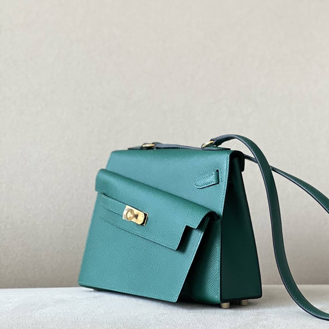 HERMES Kelly En Desordre 20 Handmade Bag/Z6 Peacock Green / Gold Hardware / Epsom Leather  