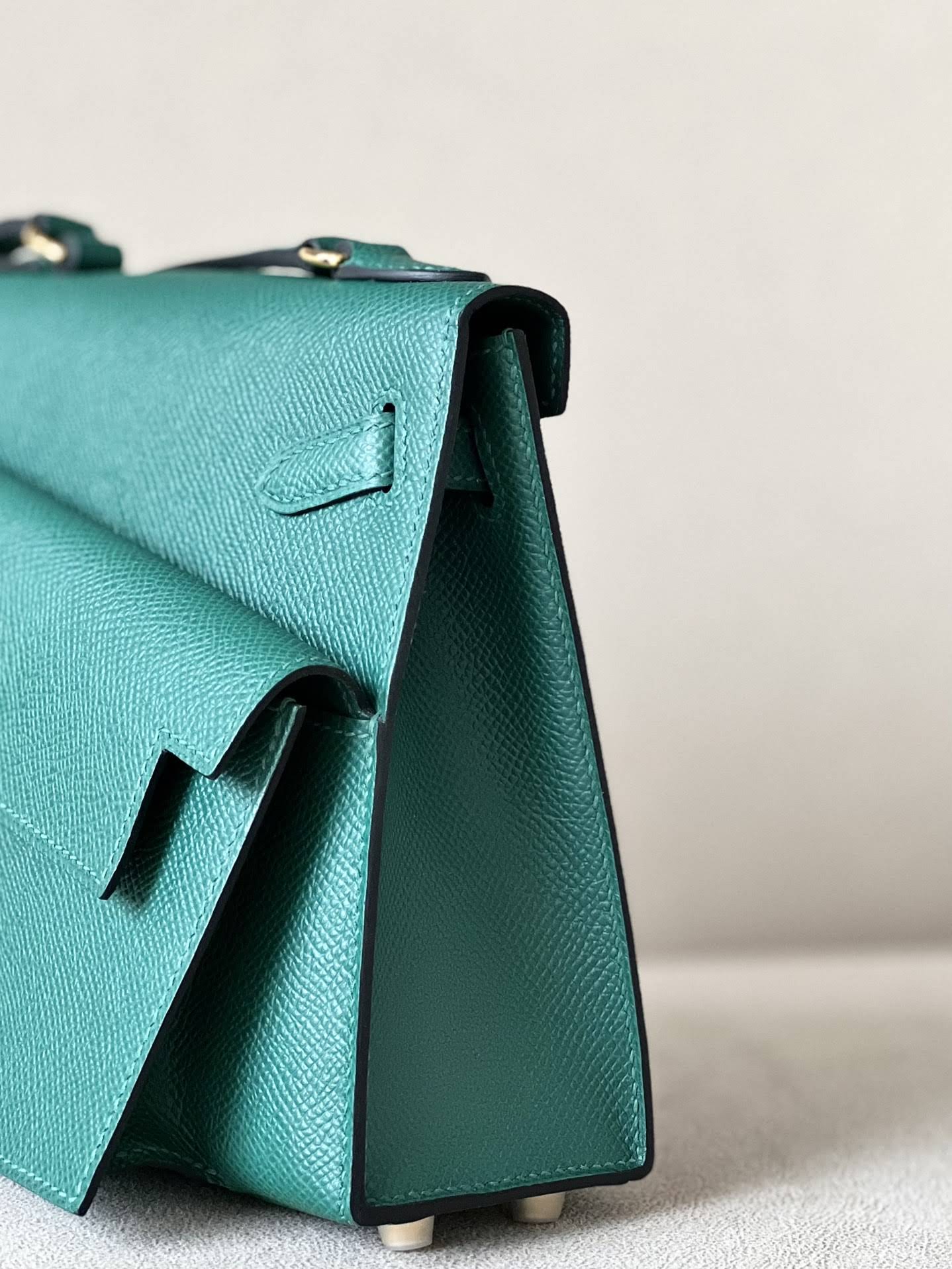 HERMES Kelly En Desordre 20 Handmade Bag/Z6 Peacock Green / Gold Hardware / Epsom Leather  