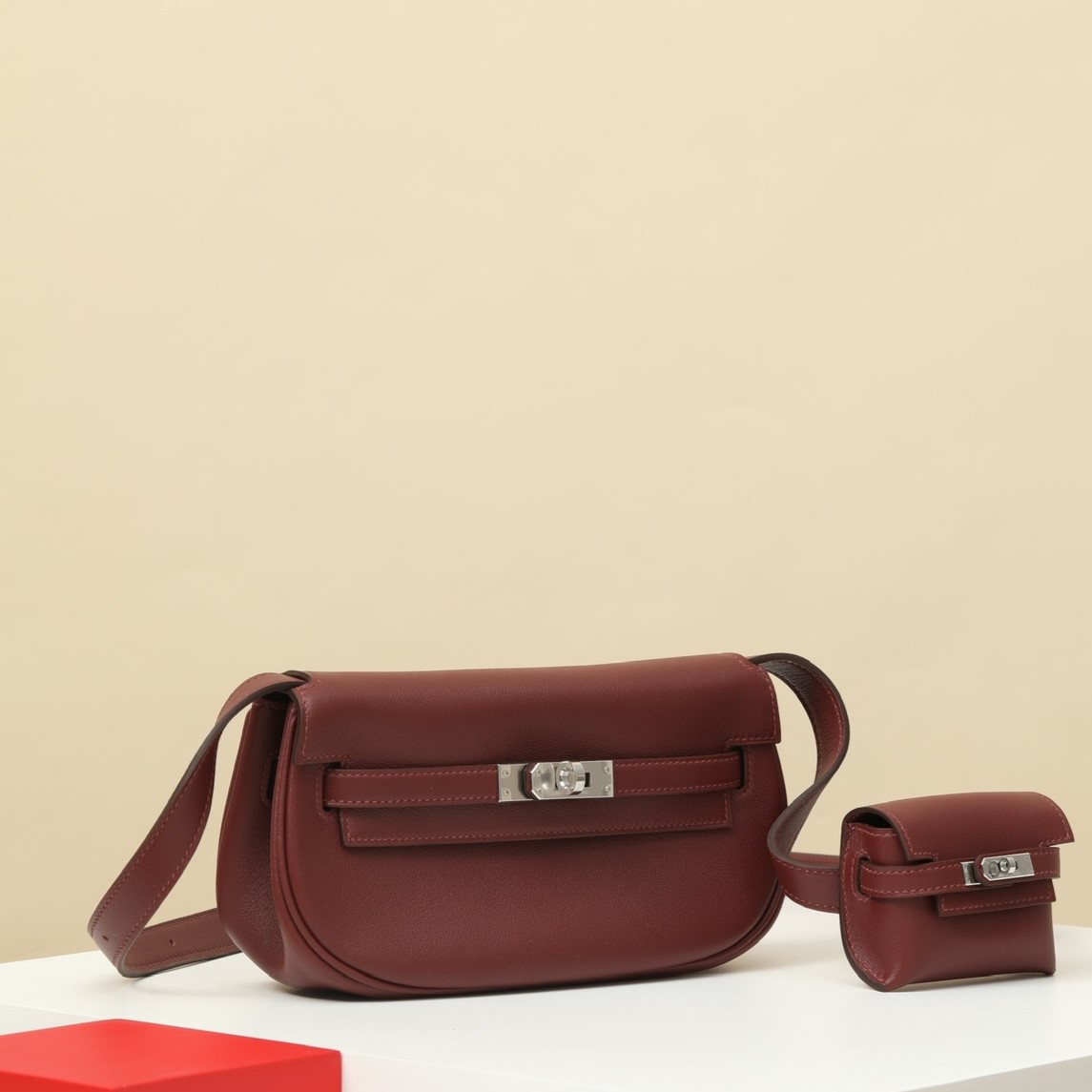 HERMES Kelly Moove 17 Bag /55 Hermès Red Silver Buckle Swift Leather  