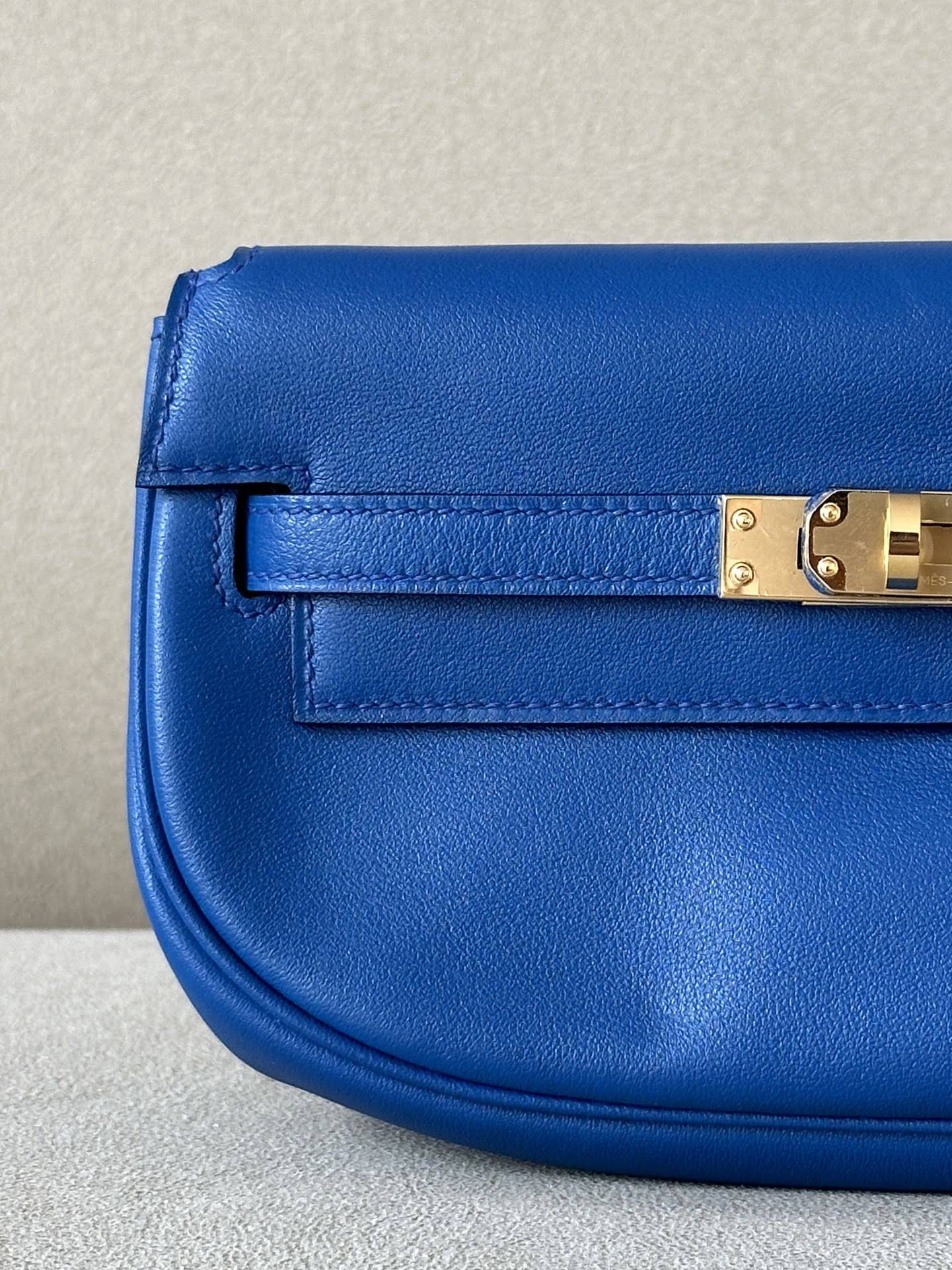 HERMES Kelly Moove 17 Bag /71 French Blue Gold Buckle Swift Leather  