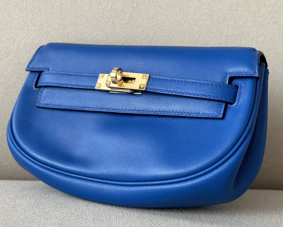 HERMES Kelly Moove 17 Bag /71 French Blue Gold Buckle Swift Leather  