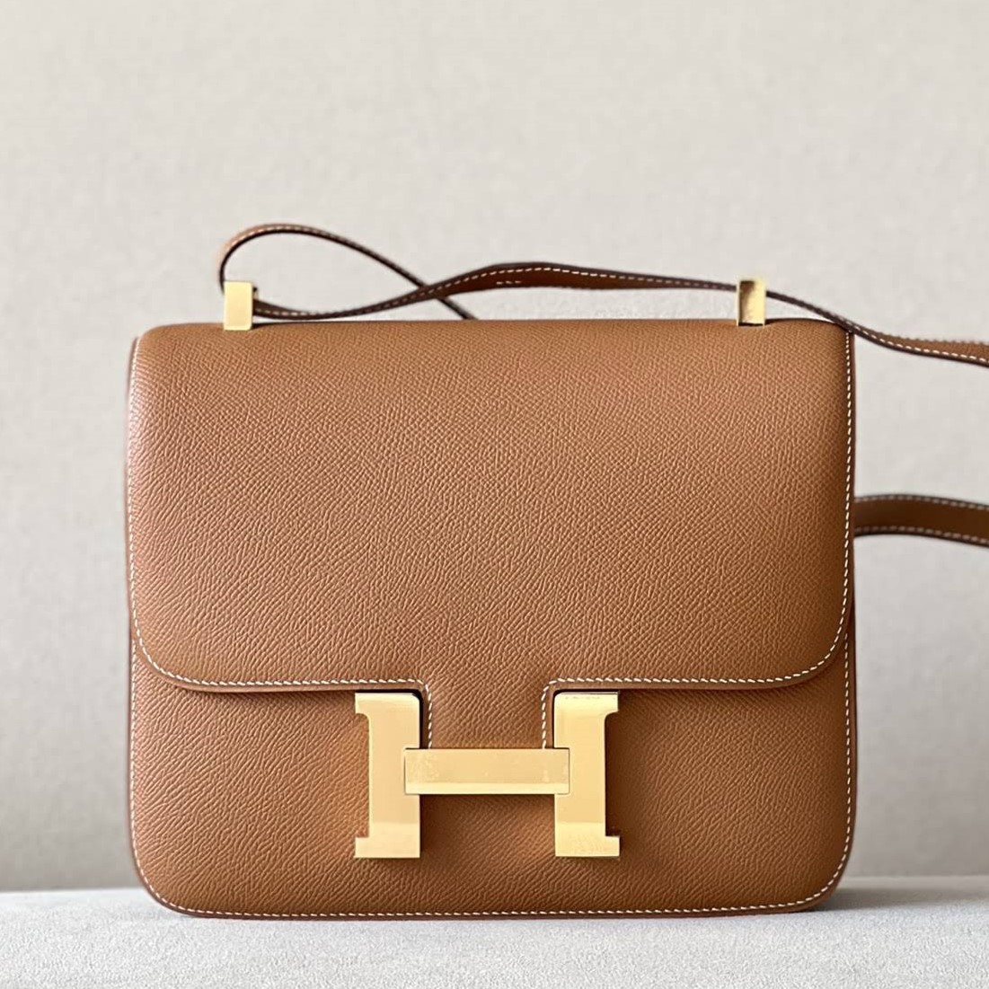 HERMES Constance 19 Bag/CK37 Gold Brown/Gold Buckle/Epsom  