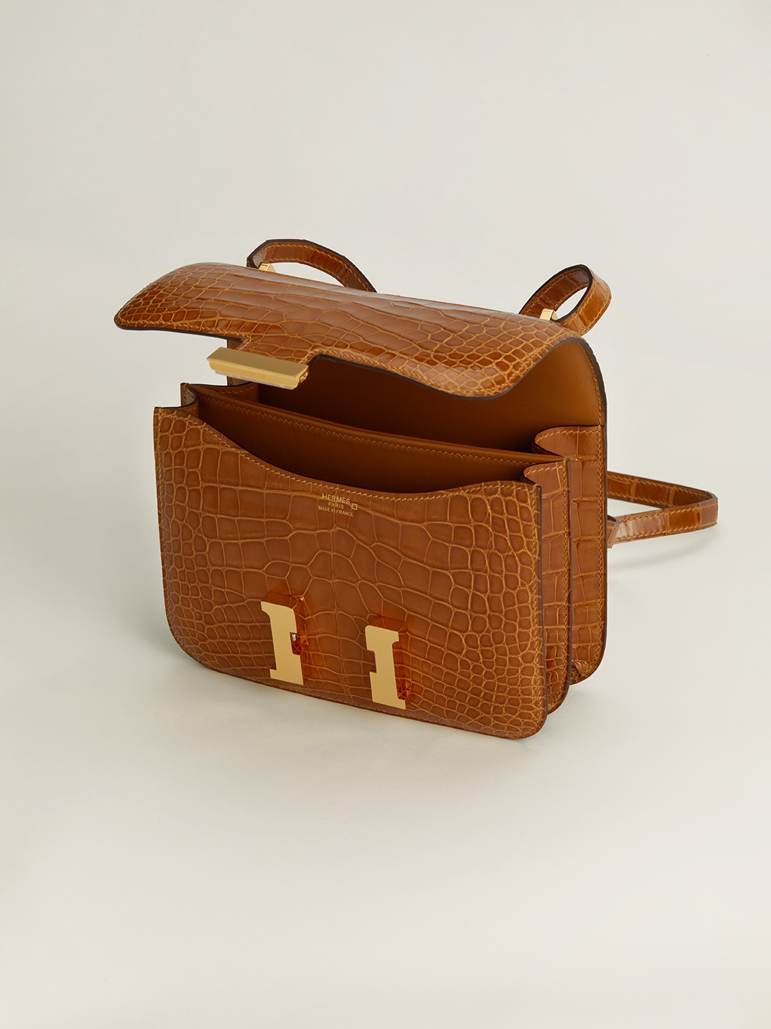 HERMES Constance 19 Bag/Bright Faced Alligator /Tobacco/Gold Buckle