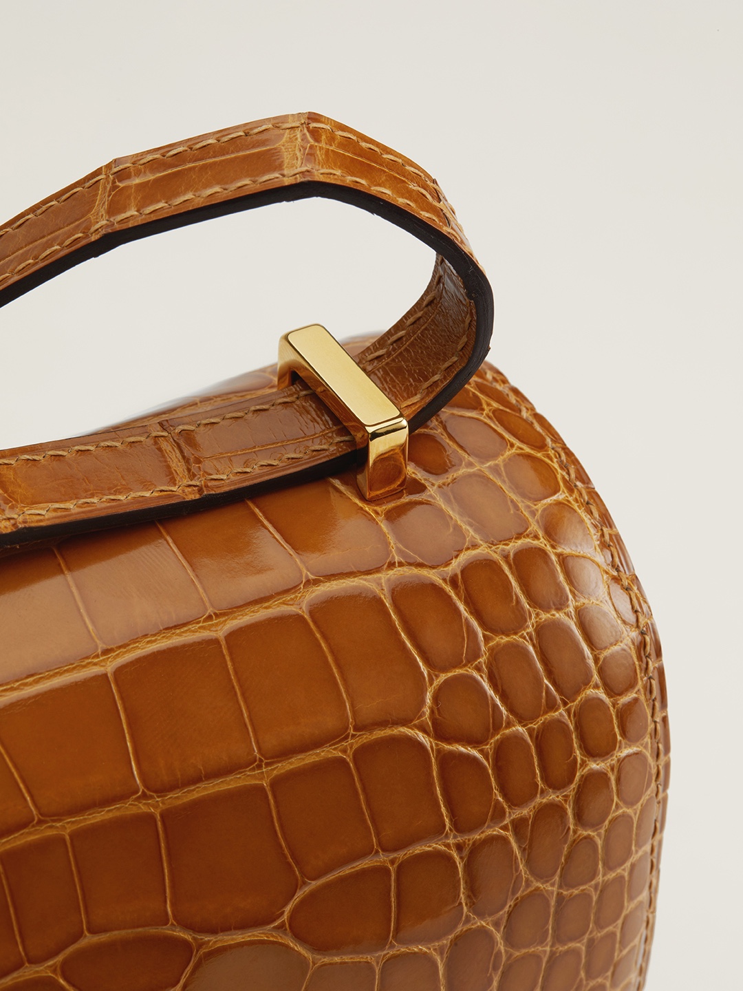 HERMES Constance 19 Bag/Bright Faced Alligator /Tobacco/Gold Buckle