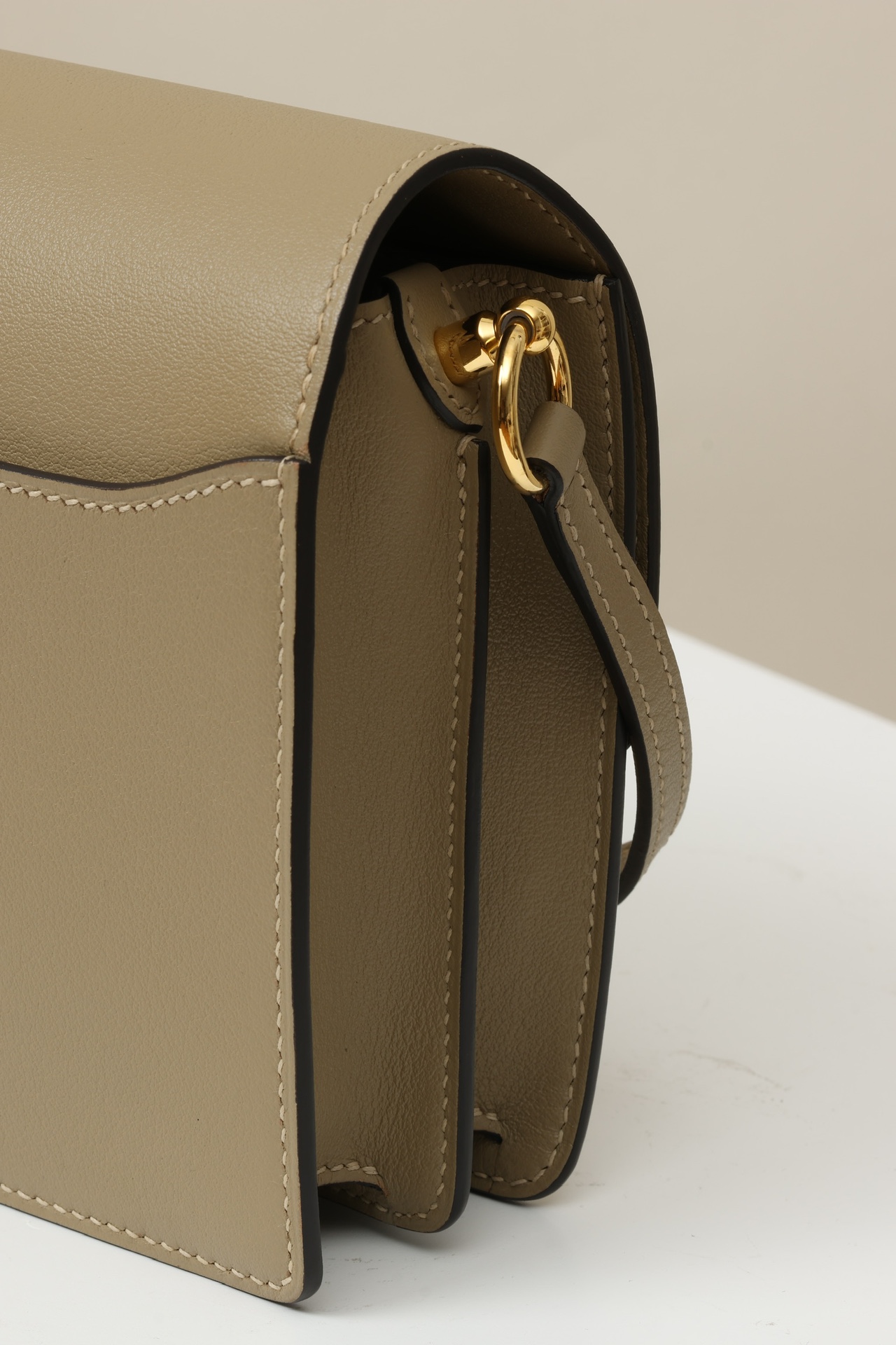 HERMES Roulis 19 Bag /8Q Malfa Mi/Gold Buckle/Swift Leather  