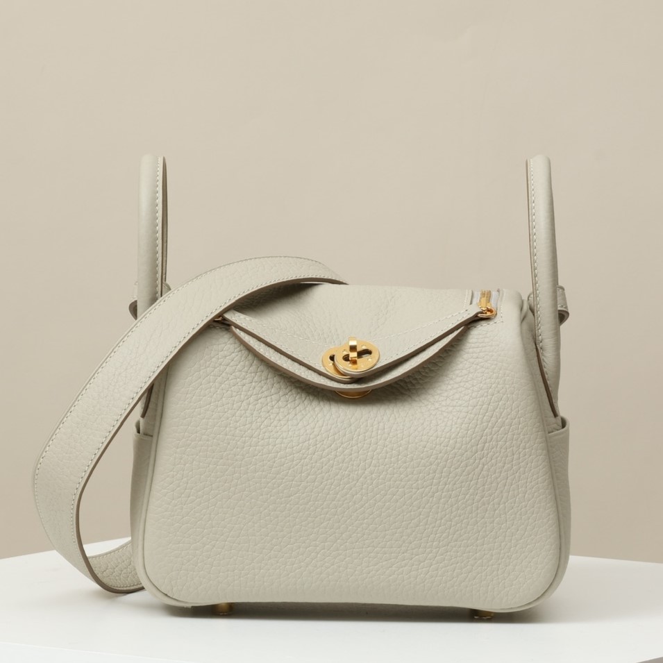 HERMES Mini Lindy Handmade Bag/8L Glacier White / Gold Buckle / Clemence Leather  