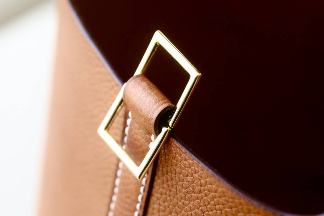 HERMES Picotin Lock 18 Bag /CK37 Gold Brown / Gold Buckle / Taurillon Leather  