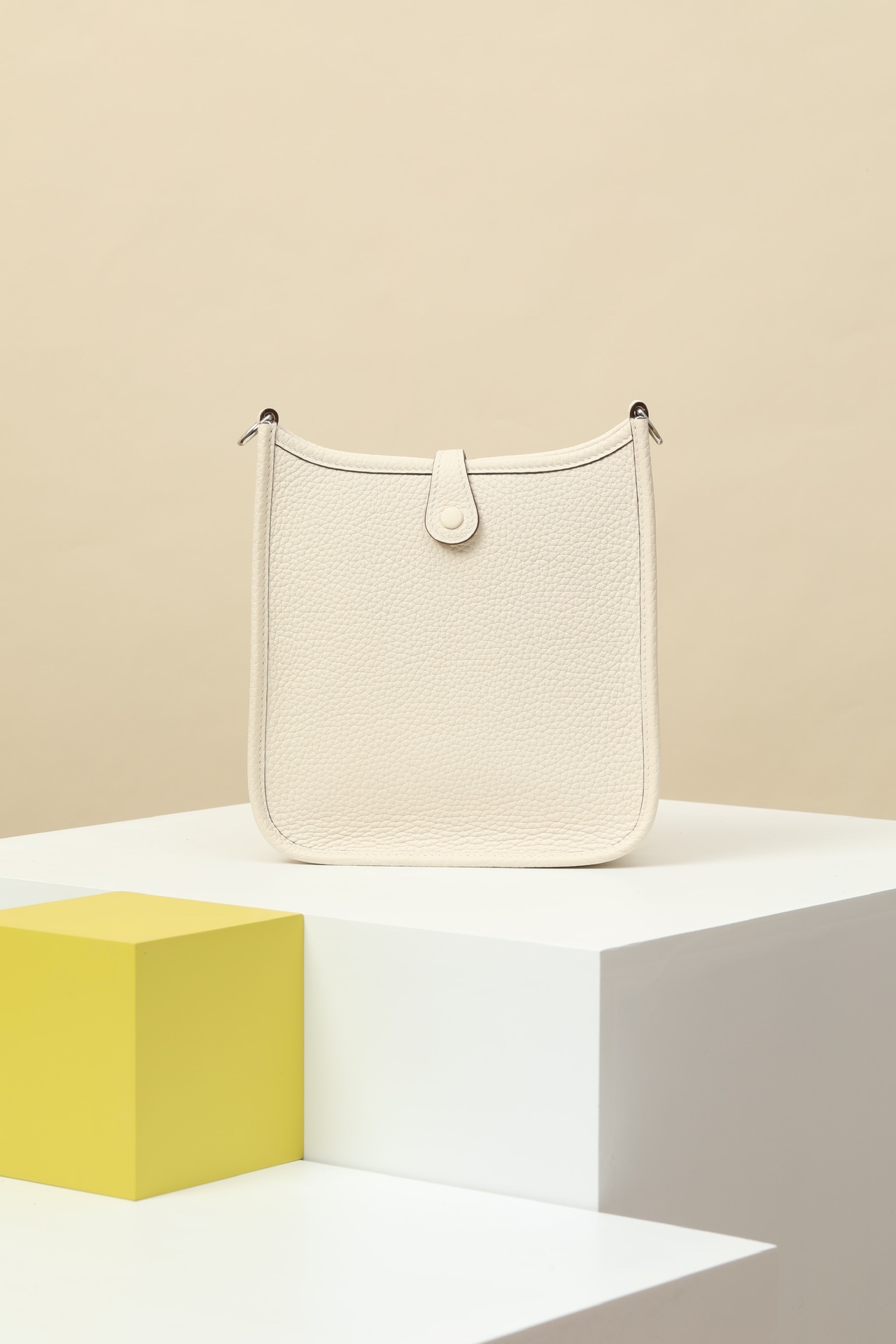 HERMES Evelyne 17 Bag /I2 Cream White / Silver Buckle / Clemence Leather  