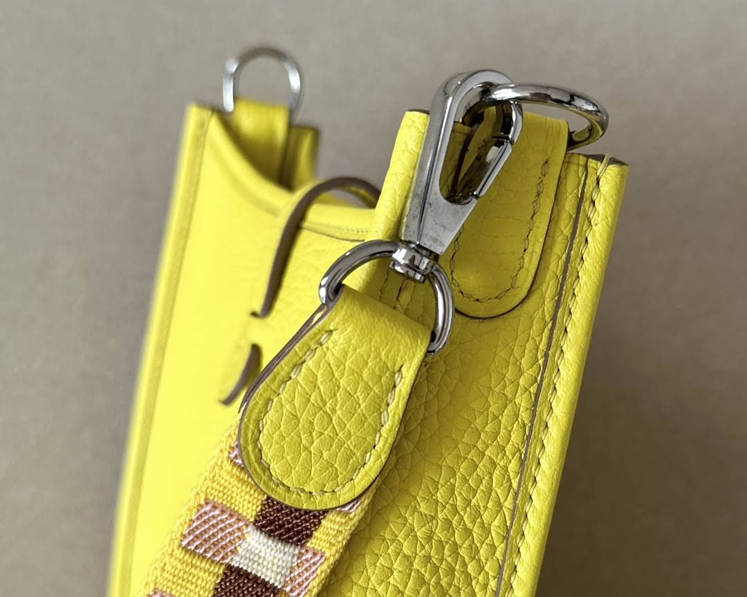 HERMES Evelyne 17 Bag /9R Lemon Yellow / Silver Buckle / TC Leather  