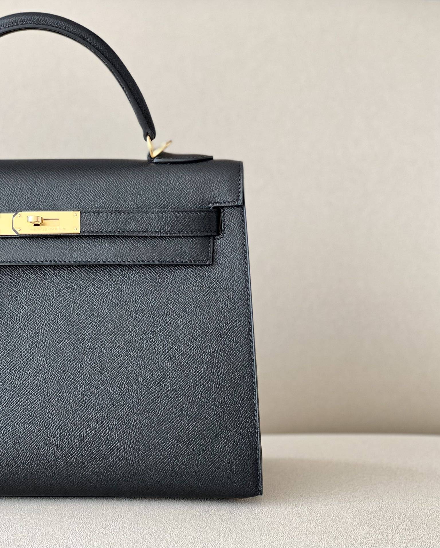 HERMES Kelly 32 Bag /CK89 Black/Gold Buckle/Epsom  