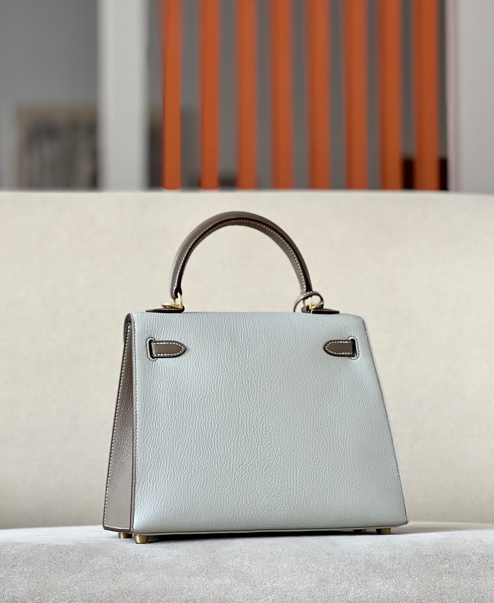 HERMES Kelly 25 Bag /80 Pearl Gray/CK18 Elephant Gray/Brushed Gold/Chevre  