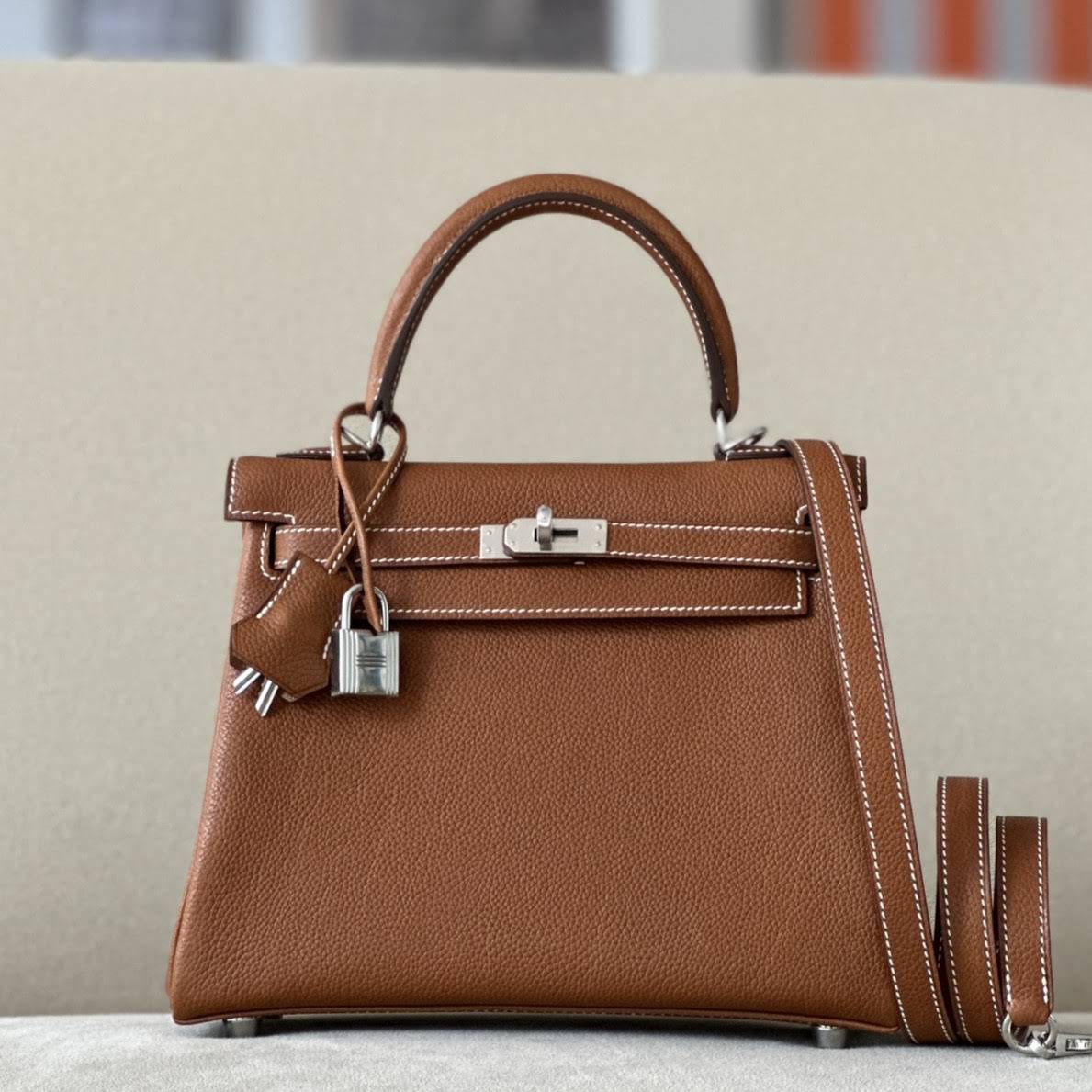 HERMES Kelly 25 Bag /CK37 Gold Brown/Silver Buckle/Faubourg Leather  