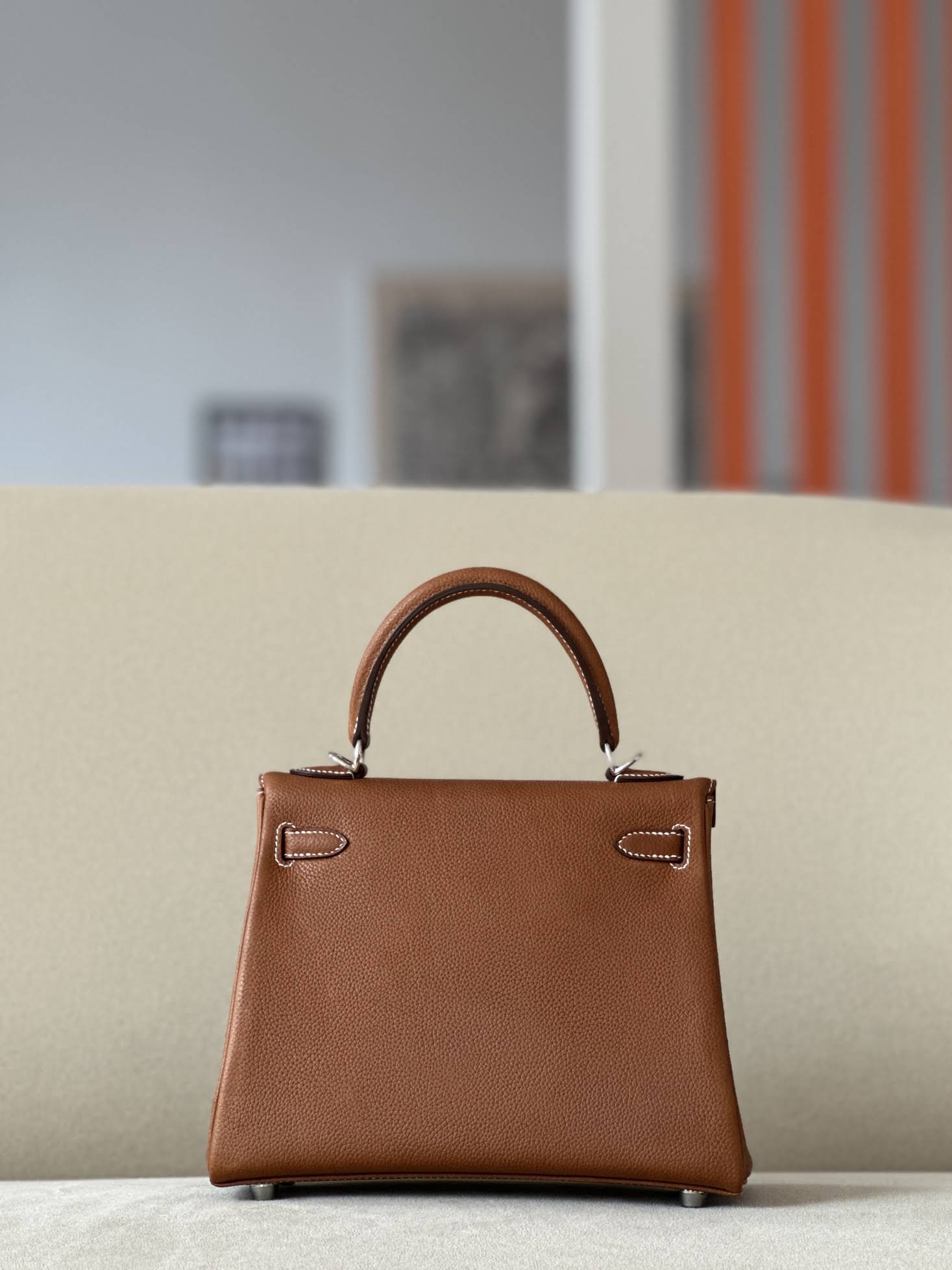 HERMES Kelly 25 Bag /CK37 Gold Brown/Silver Buckle/Faubourg Leather  