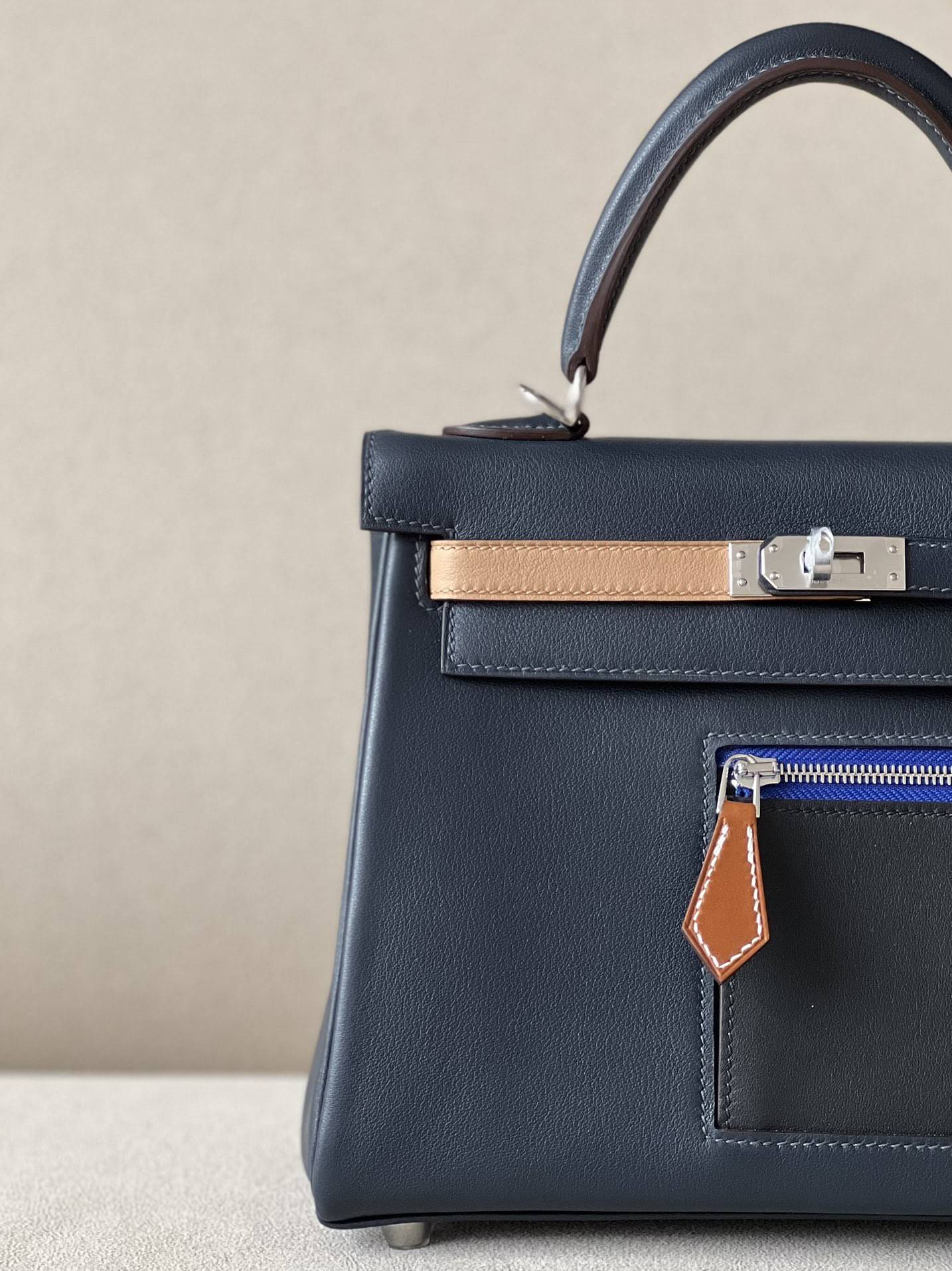 HERMES Kelly 25 Bag /2S Midnight Blue/CK89 Black/CK37 Golden Brown/OM Milk Tea Color/08 Royal Blue/Silver Buckle/SW  