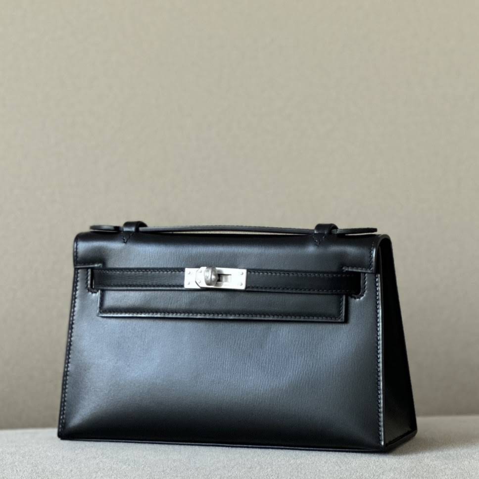 HERMES Kelly 22 Bag /CK89 Black/Silver Buckle/BOX Leather  