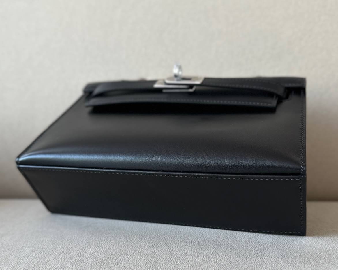 HERMES Kelly 22 Bag /CK89 Black/Silver Buckle/BOX Leather  