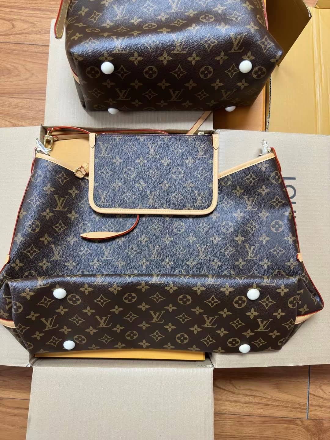 LOUIS VUITTON CarryAll MM Bag