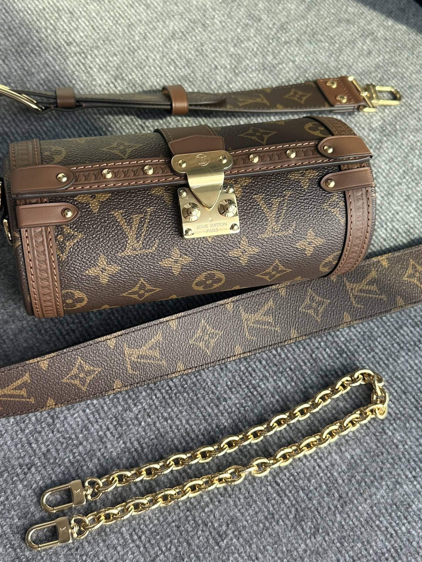 LOUIS VUITTON The Papillon Trunk