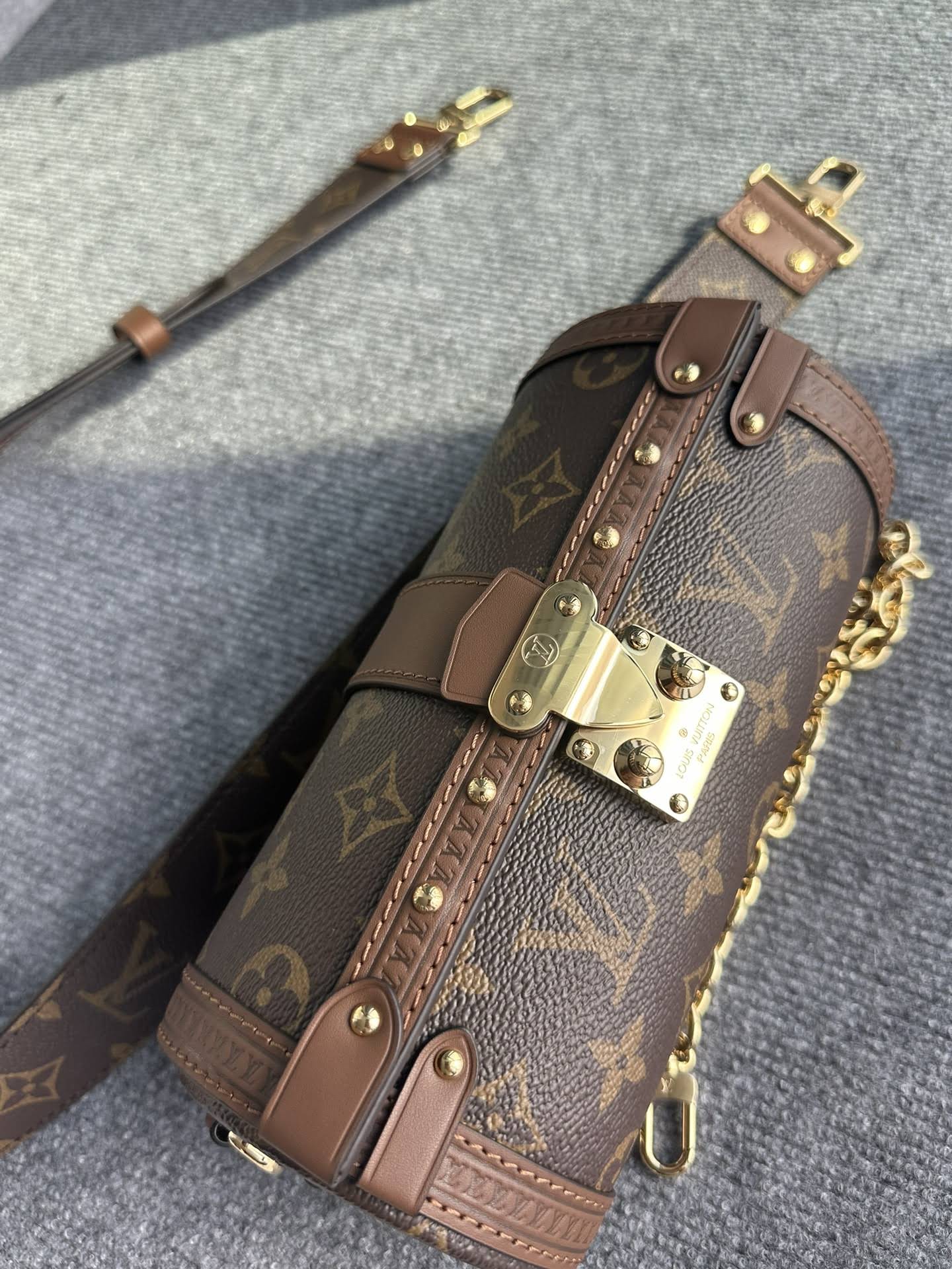 LOUIS VUITTON The Papillon Trunk