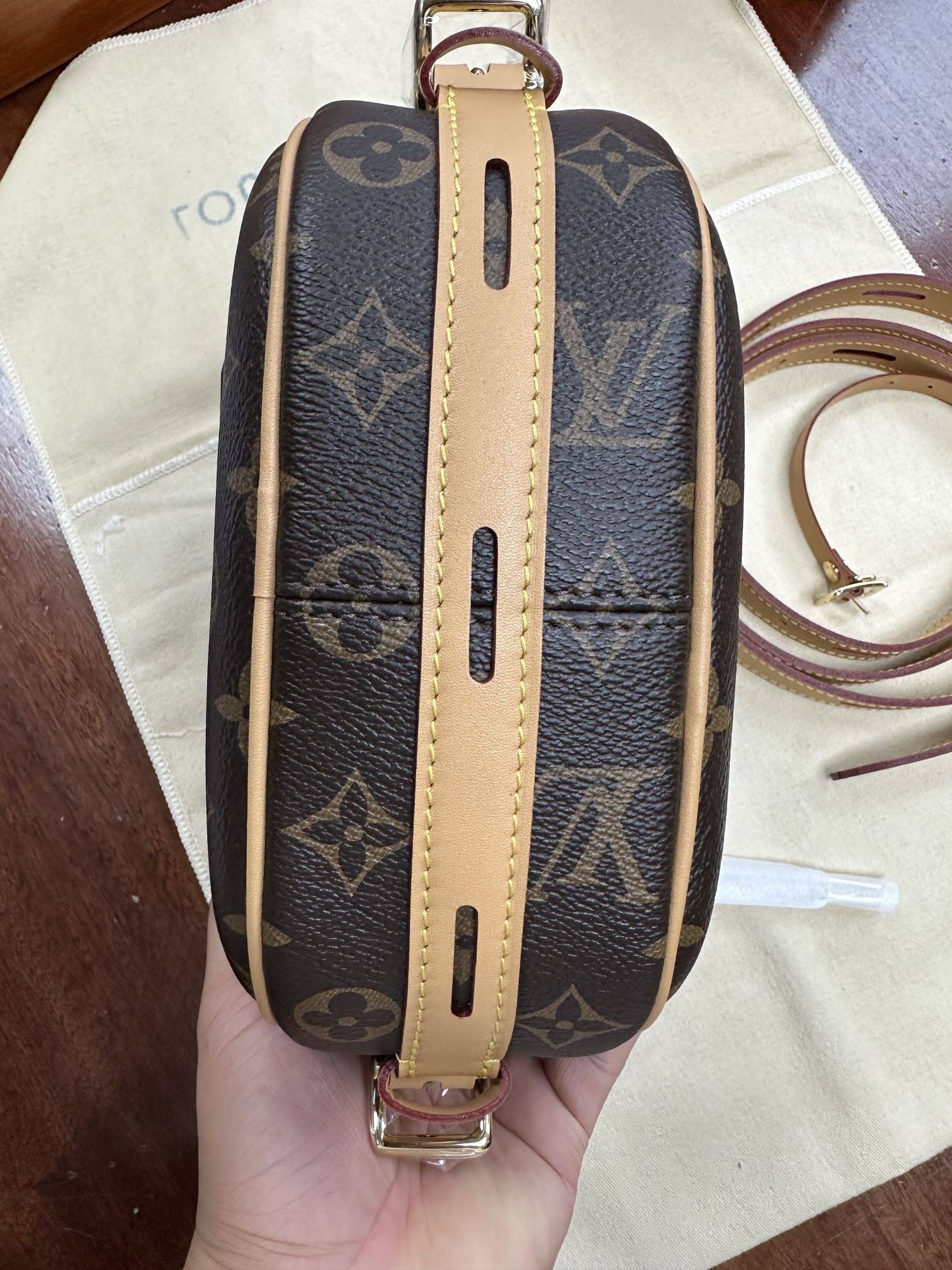 LOUIS VUITTON The Boite Chapeau Souple MM Bag