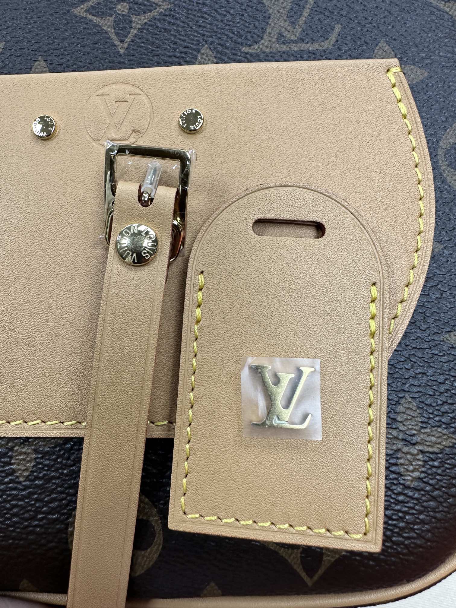 LOUIS VUITTON The Boite Chapeau Souple MM Bag