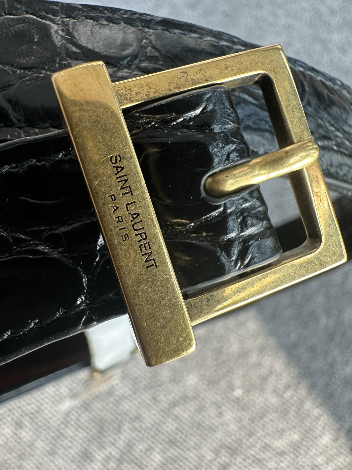 SAINT LAURENT LE 5 À 7 in crocodile-embossed shiny leather